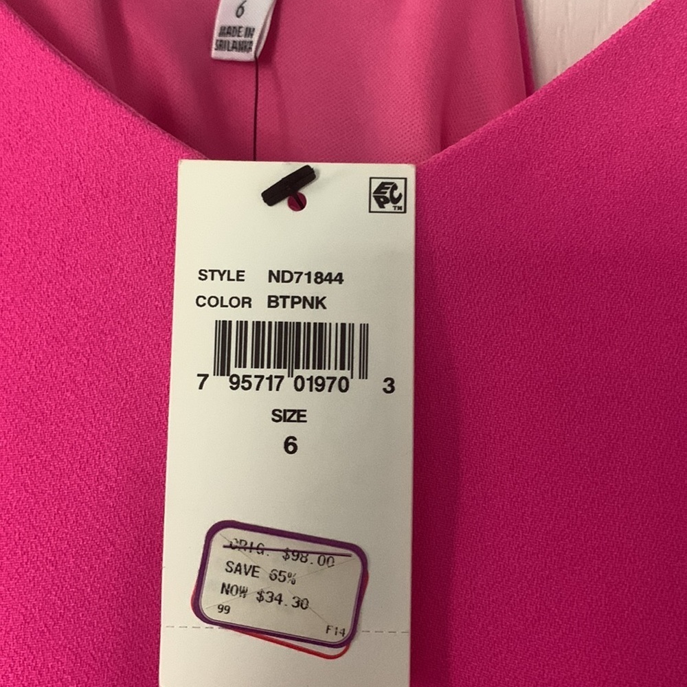 Nicole Miller NWT dress- built in shelf bra - Picture 2 of 3